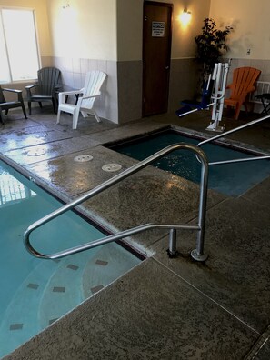 Indoor spa tub