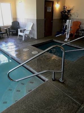 Indoor spa tub