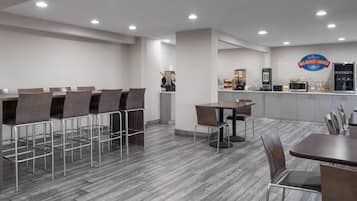 Free daily continental breakfast