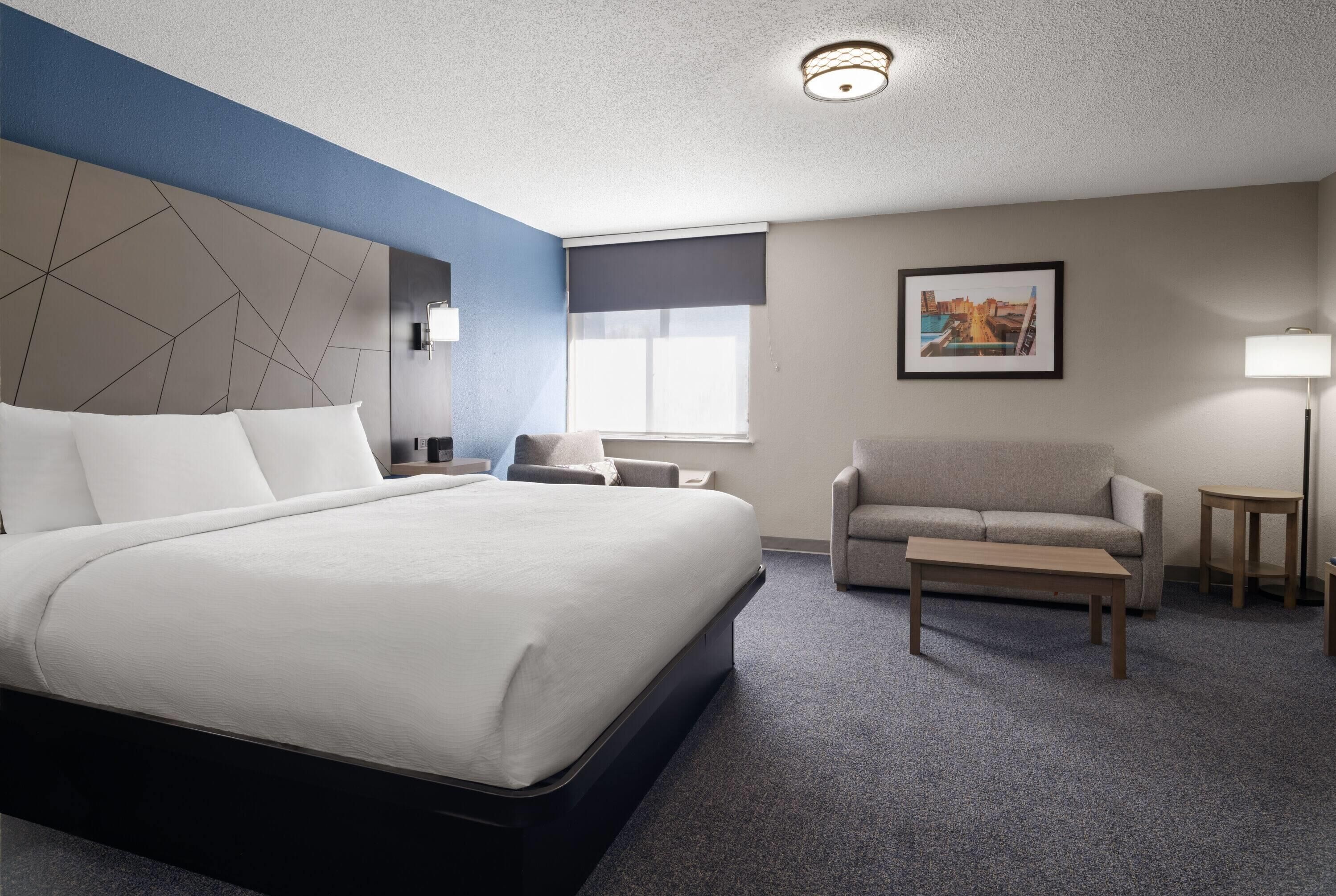 Studio Suite, 1 Tempat Tidur King, Bebas Asap Rokok | 1 kamar tidur, brankas, dan didekorasi berbeda-beda