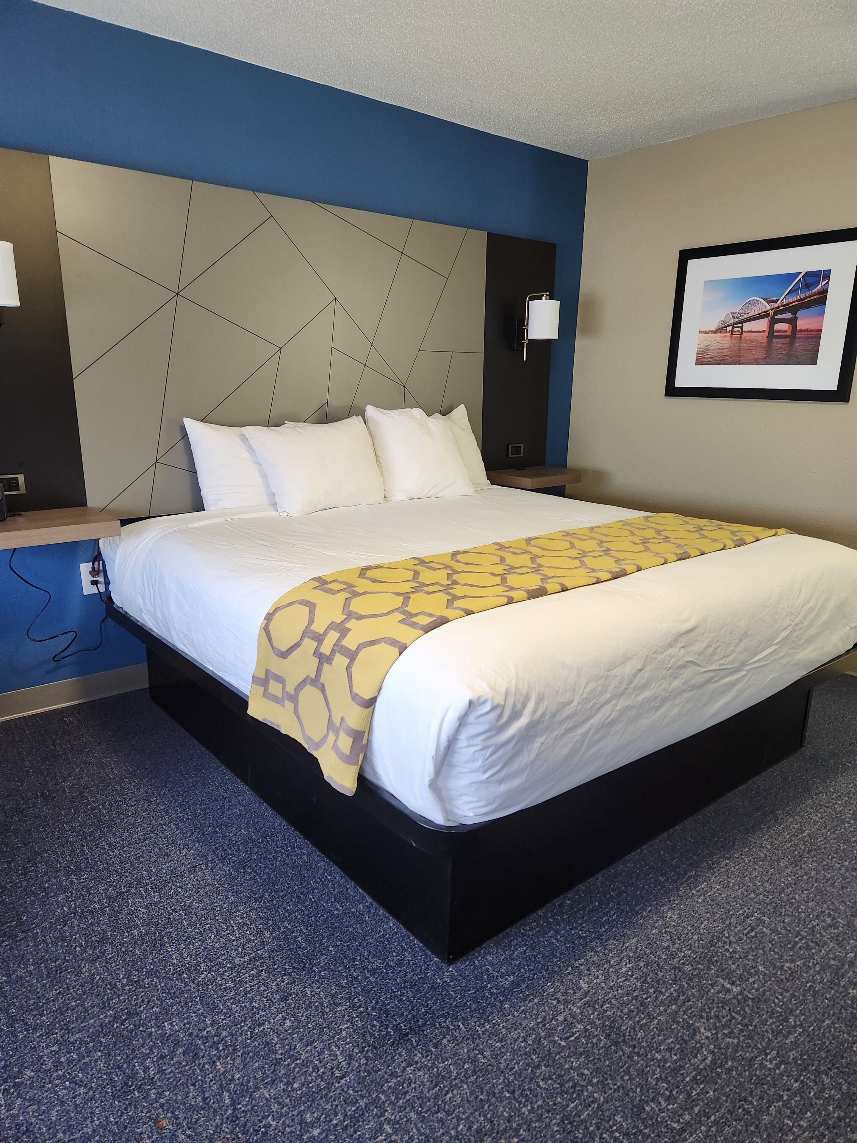 1 bedroom, in-room safe, individually decorated, individually furnished