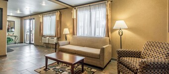 Quality Inn & Suites Decorah