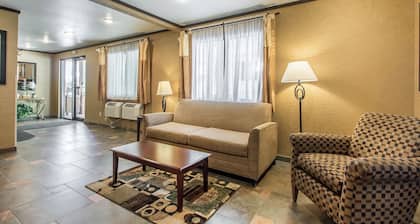 Quality Inn & Suites Decorah