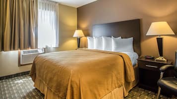 Standard Room, 1 King Bed, Non Smoking | Desk, iron/ironing board, rollaway beds, free WiFi