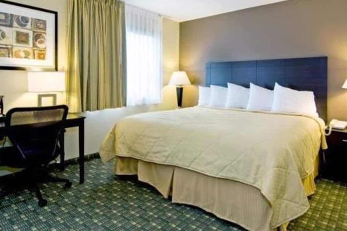 Desk, iron/ironing board, rollaway beds, free WiFi