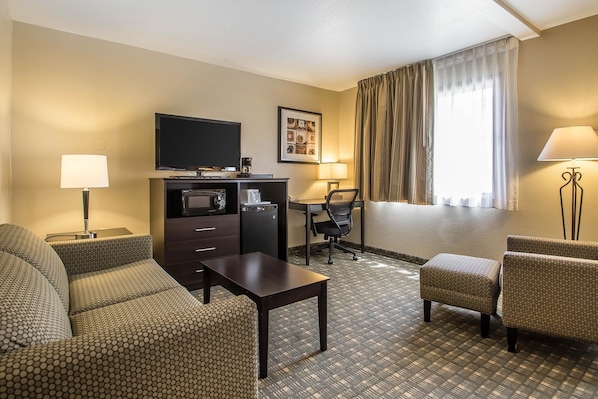 Desk, iron/ironing board, rollaway beds, free WiFi