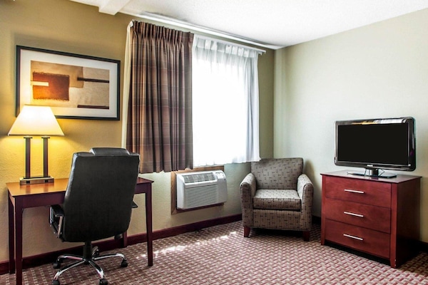 Standard Room, 2 Queen Beds, Non Smoking | Premium bedding, pillowtop beds, desk, iron/ironing board