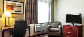Quality Inn & Suites Davenport near I-80