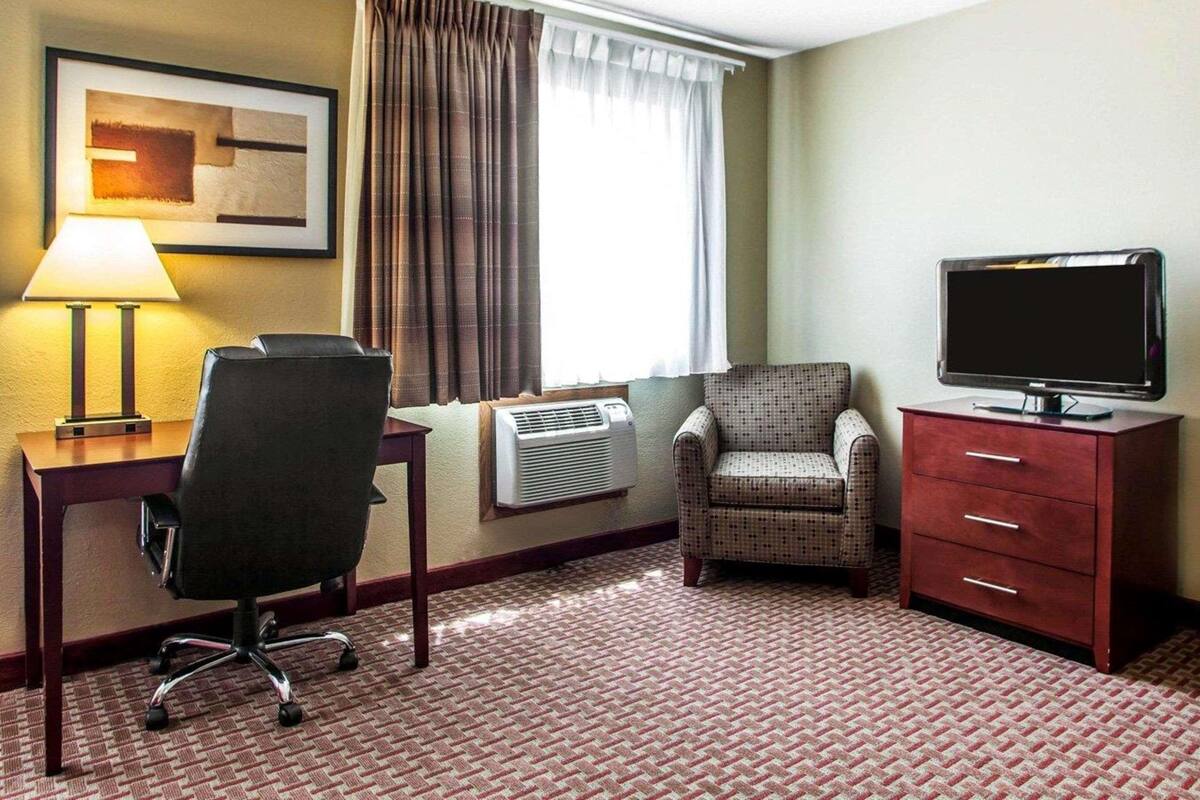 Premium bedding, pillow-top beds, desk, iron/ironing board