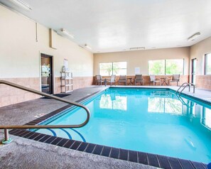 Una piscina cubierta