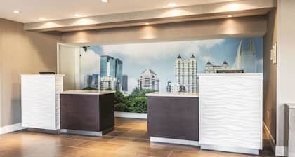 La Quinta Inn & Suites by Wyndham Atlanta Midtown - Buckhead