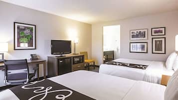 Chambre, 2 grands lits, non-fumeurs | Literie de qualité supérieure, bureau, fer et planche à repasser