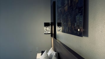 Room, 1 King Bed, Mobility Accessible, Non Smoking (Bathtub w/ Grab Bars) | Premium bedding, desk, laptop workspace, iron/ironing board