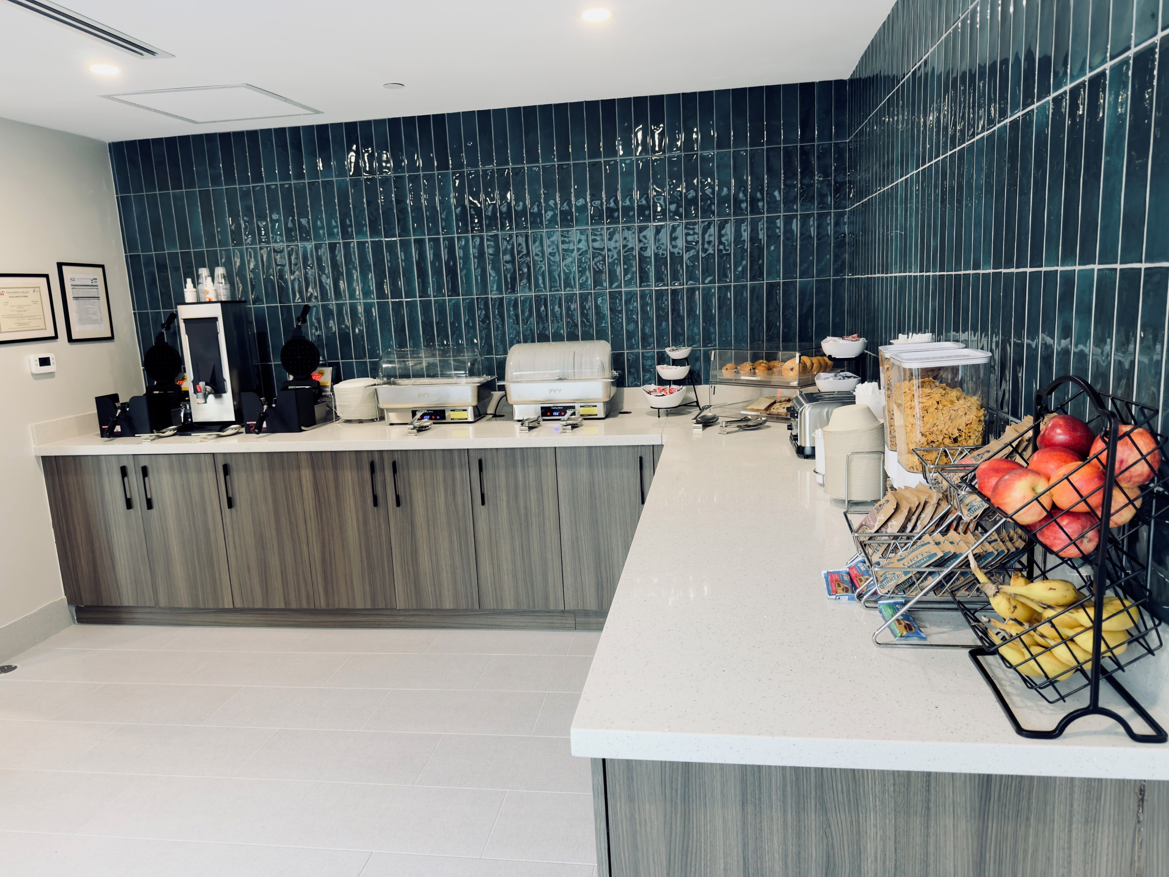 Desayuno continental incluido todos los días 