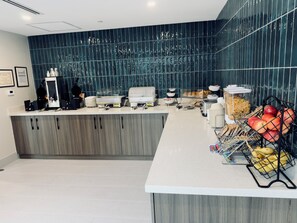 Free daily continental breakfast 