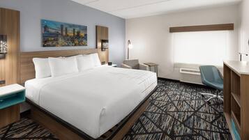 Room, 1 King Bed, Non Smoking | Premium bedding, desk, laptop workspace, iron/ironing board