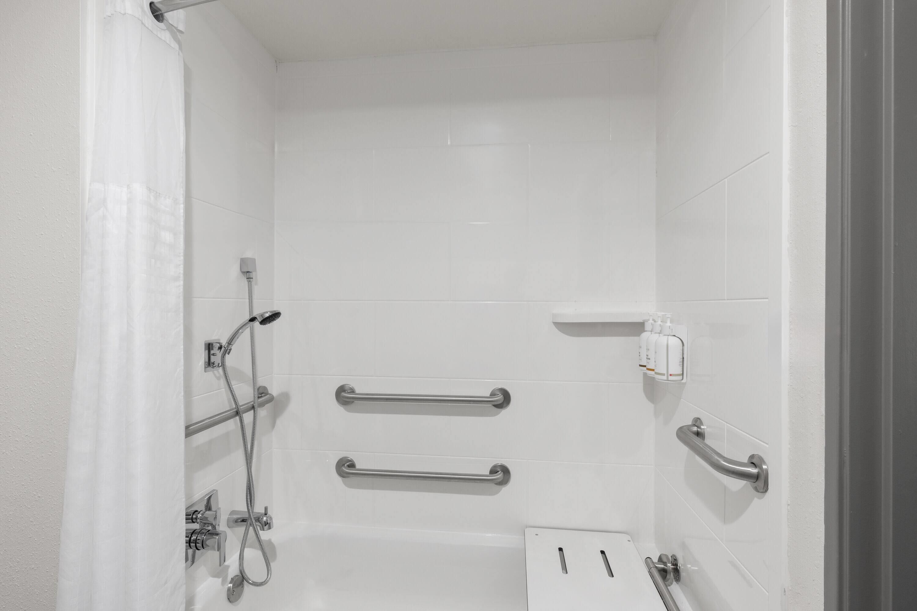 Room, 1 King Bed, Mobility Accessible, Non Smoking (Bathtub w/ Grab Bars) | Accessible bathroom