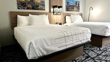 Habitación, 2 camas Queen size, para no fumadores | Ropa de cama de alta calidad y escritorio
