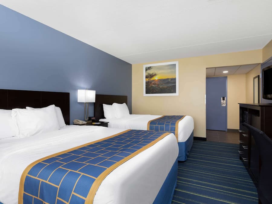 Habitación, 2 camas Queen size, para no fumadores | Ropa de cama de alta calidad, camas con pillow-top y cortinas blackout