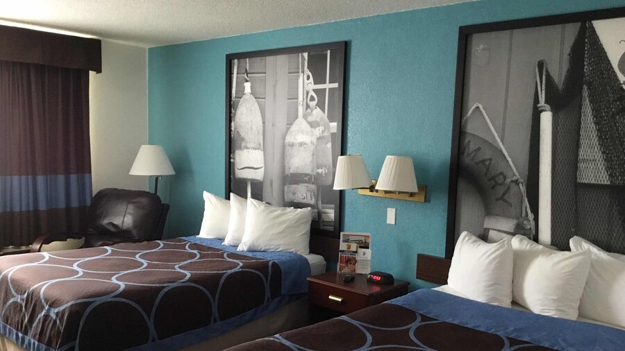 Super 8 by Wyndham Portland ME