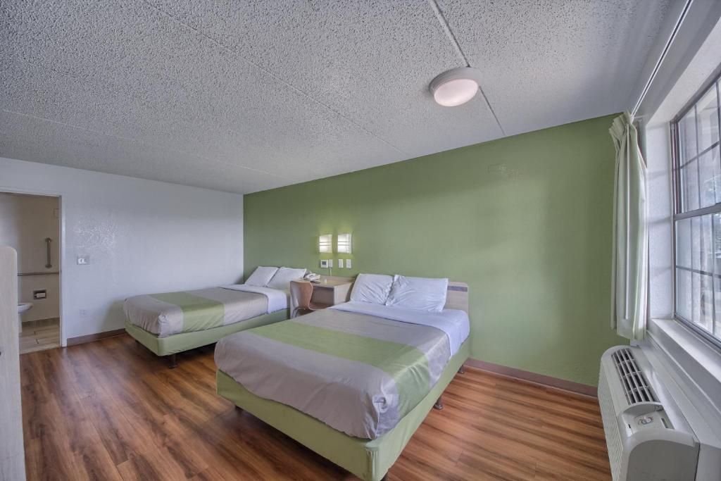 WiFi (free), bed sheets