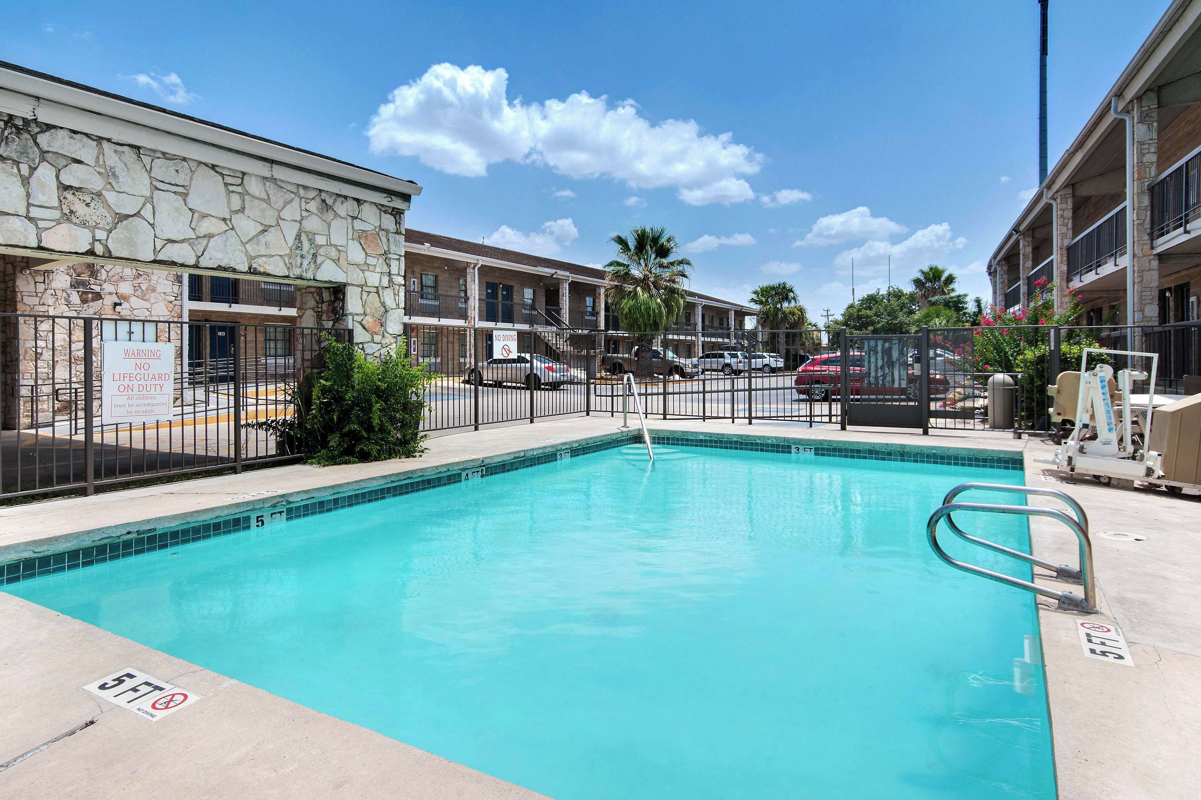 Photo - Motel 6-San Antonio, TX - Northwest Medical Center