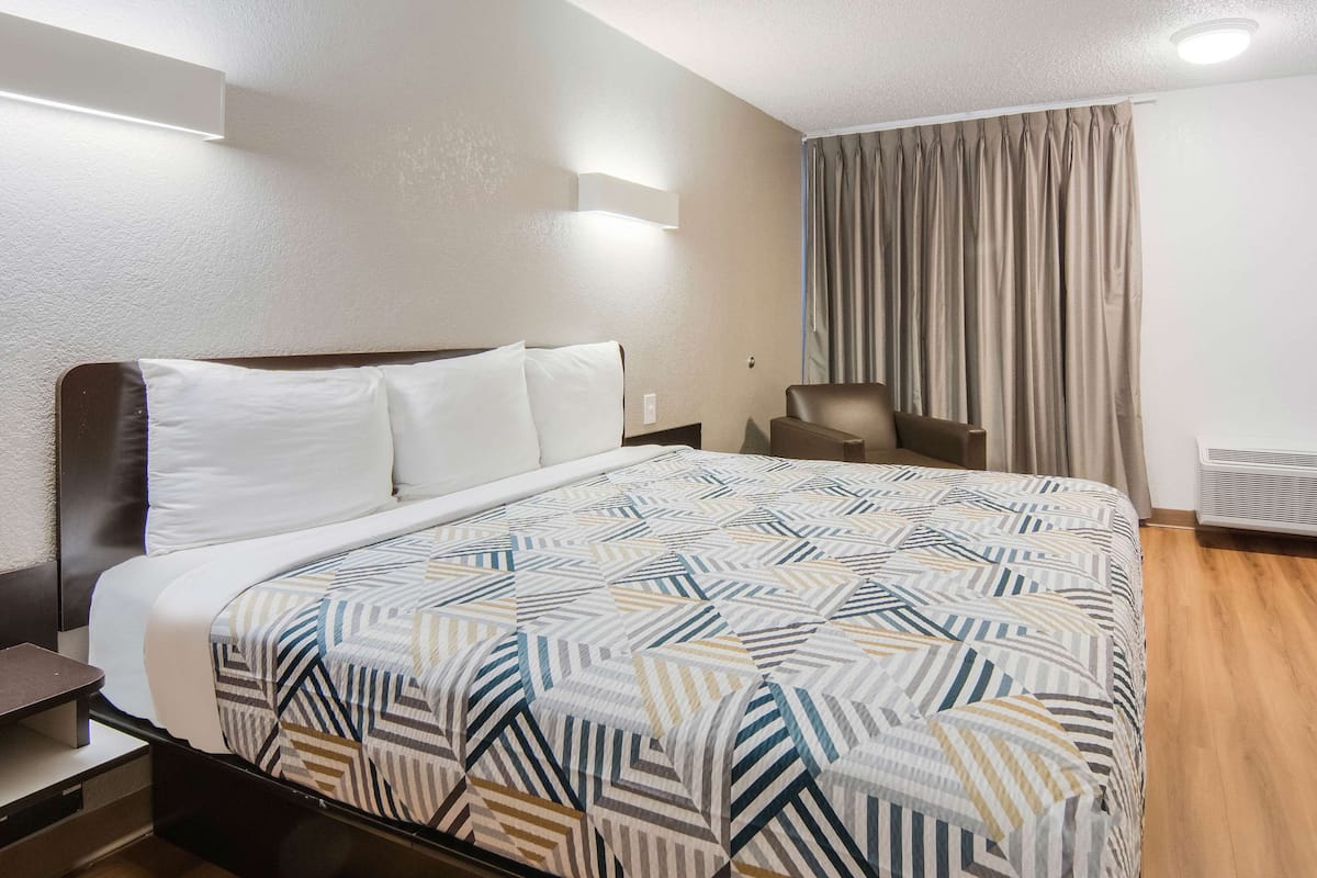 Free cribs/infant beds, free WiFi, bed sheets