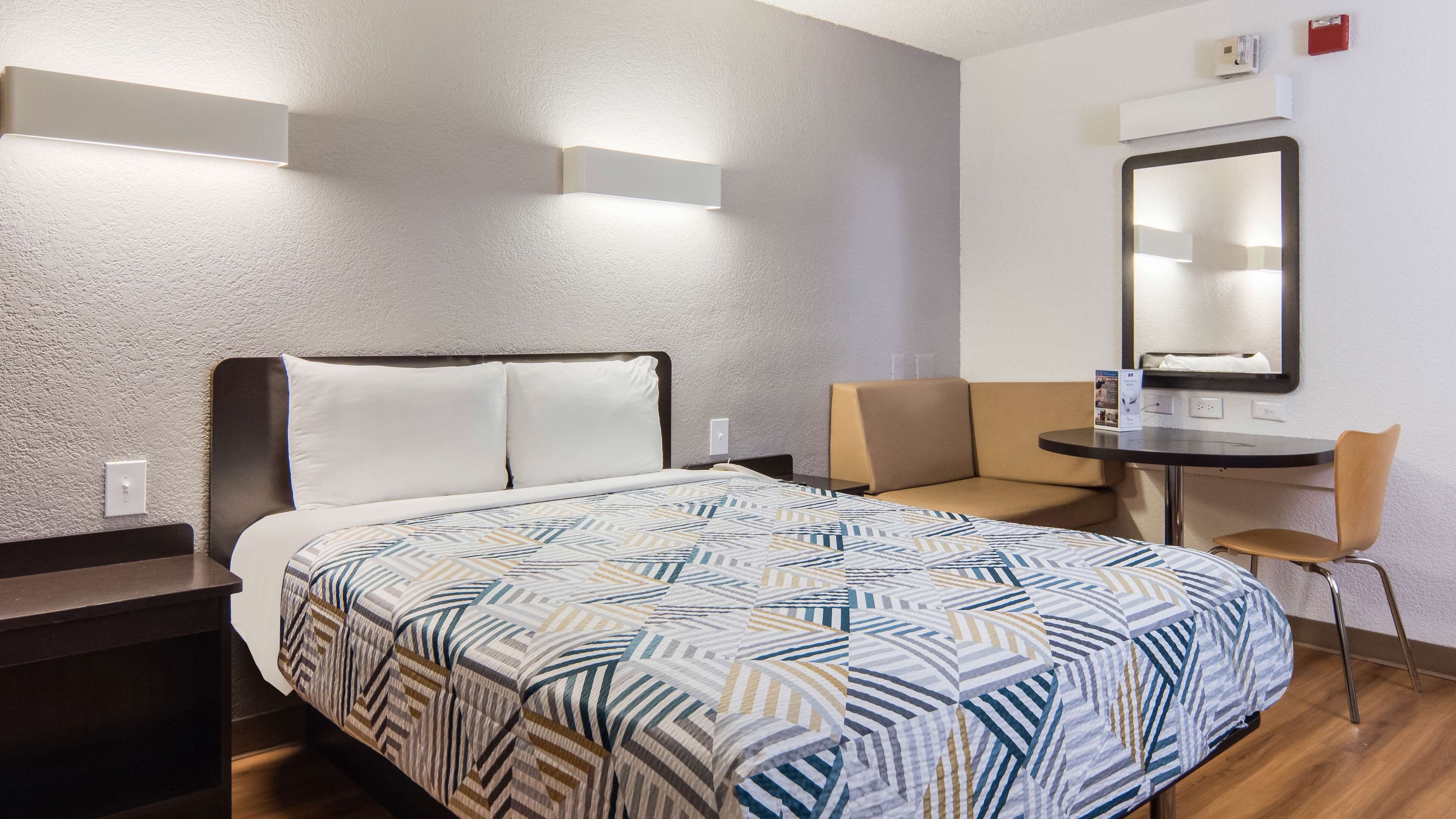 Berços grátis, Wi-Fi de cortesia, roupa de cama