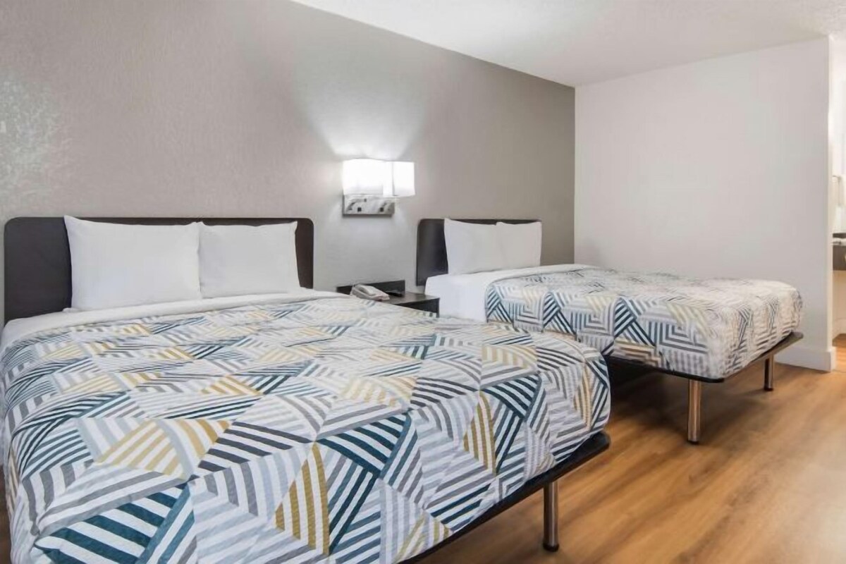 Cribs (free), WiFi (free), bed sheets