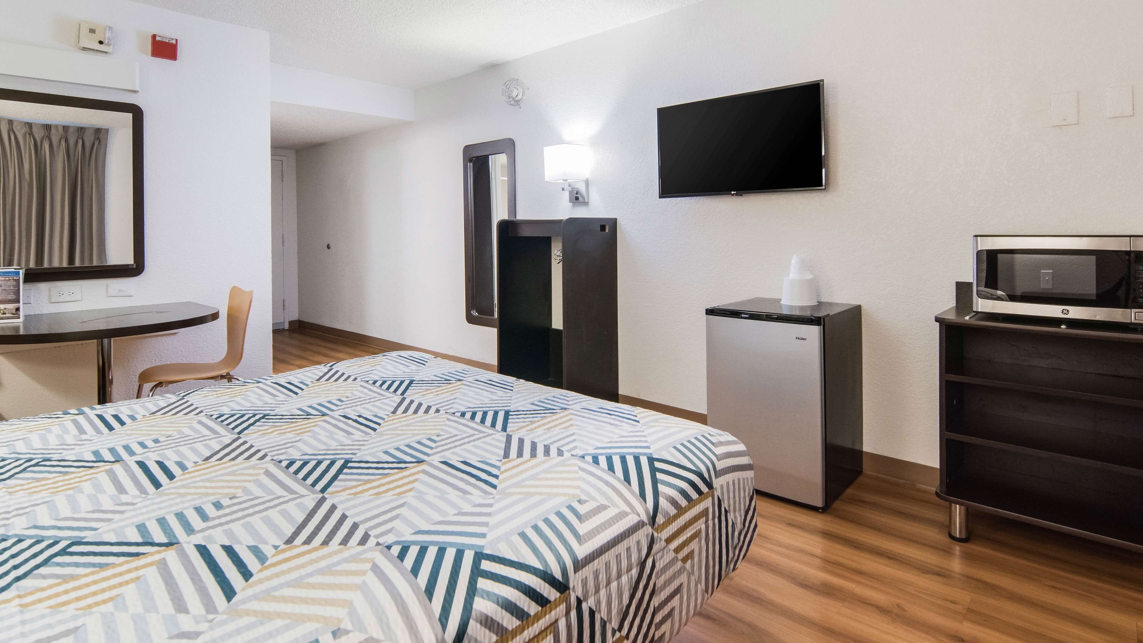 Berços grátis, Wi-Fi de cortesia, roupa de cama