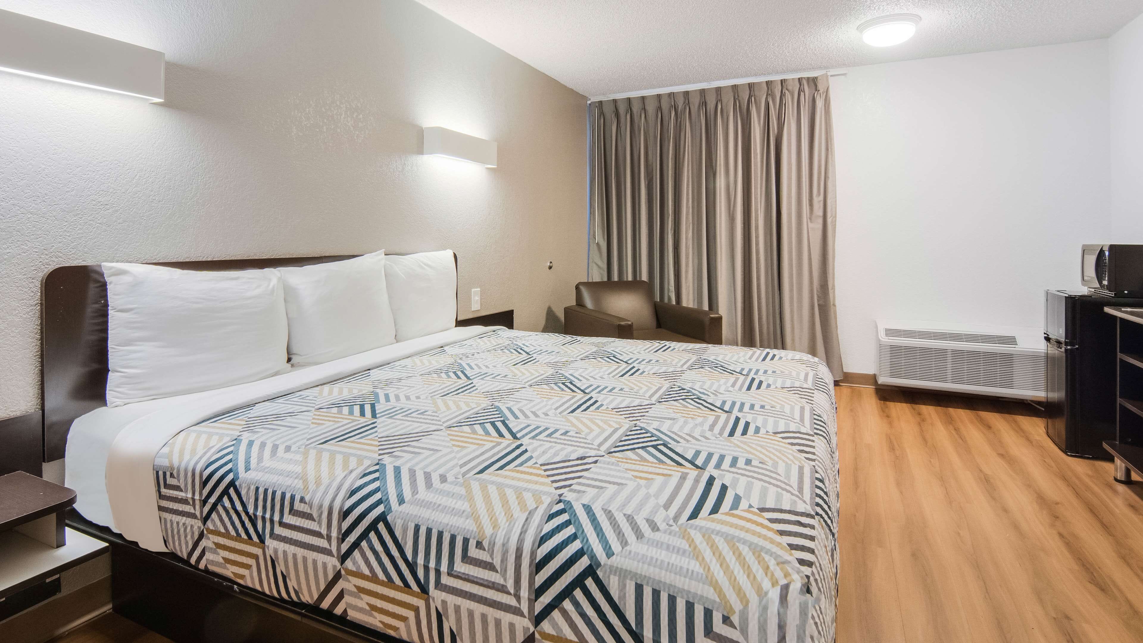 Berços grátis, Wi-Fi de cortesia, roupa de cama