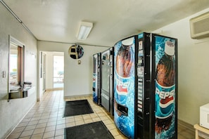 Property grounds - Motel 6 Denver, CO - Airport (Denver)