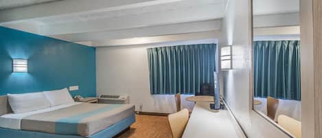 Minibar, free WiFi, bed sheets
