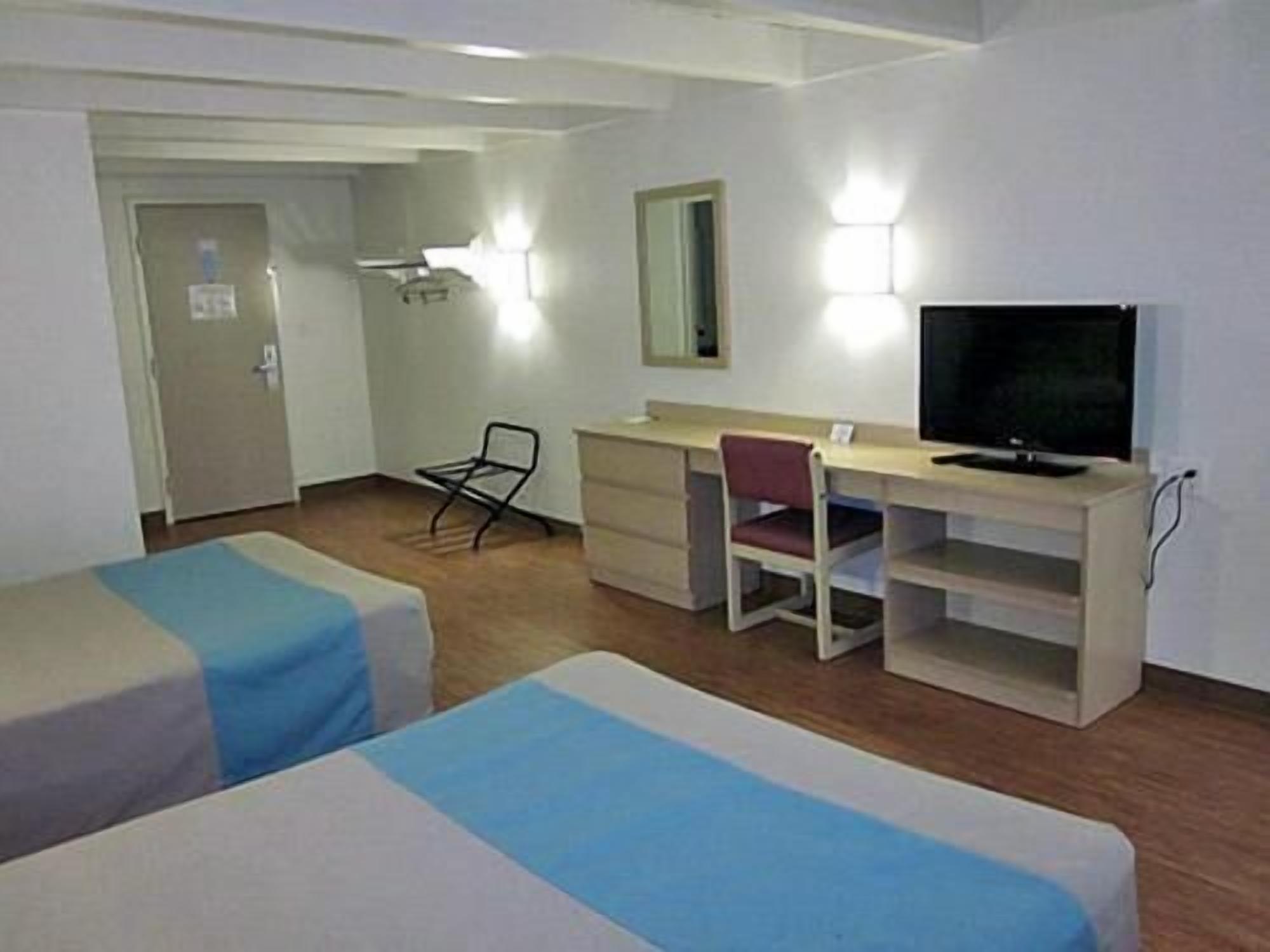 Minibar, kostenloses WLAN, Bettwäsche