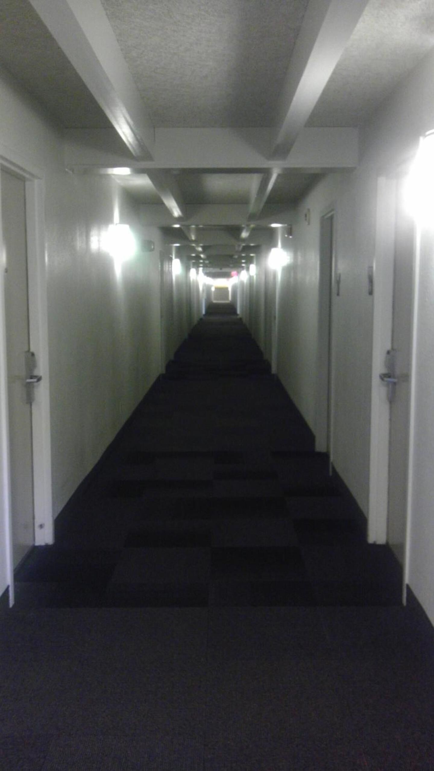 المنشأة من الداخل