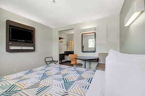 Standard Room, 1 Double Bed, Non Smoking | Free WiFi, bed sheets