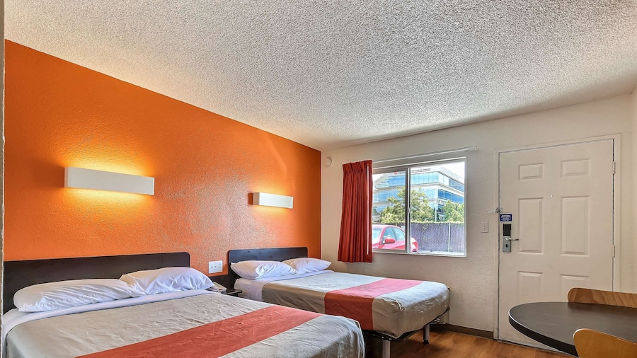 Motel 6 Pleasanton, CA