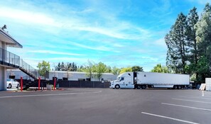 Free self parking - Motel 6 Pleasanton, CA (Pleasanton)