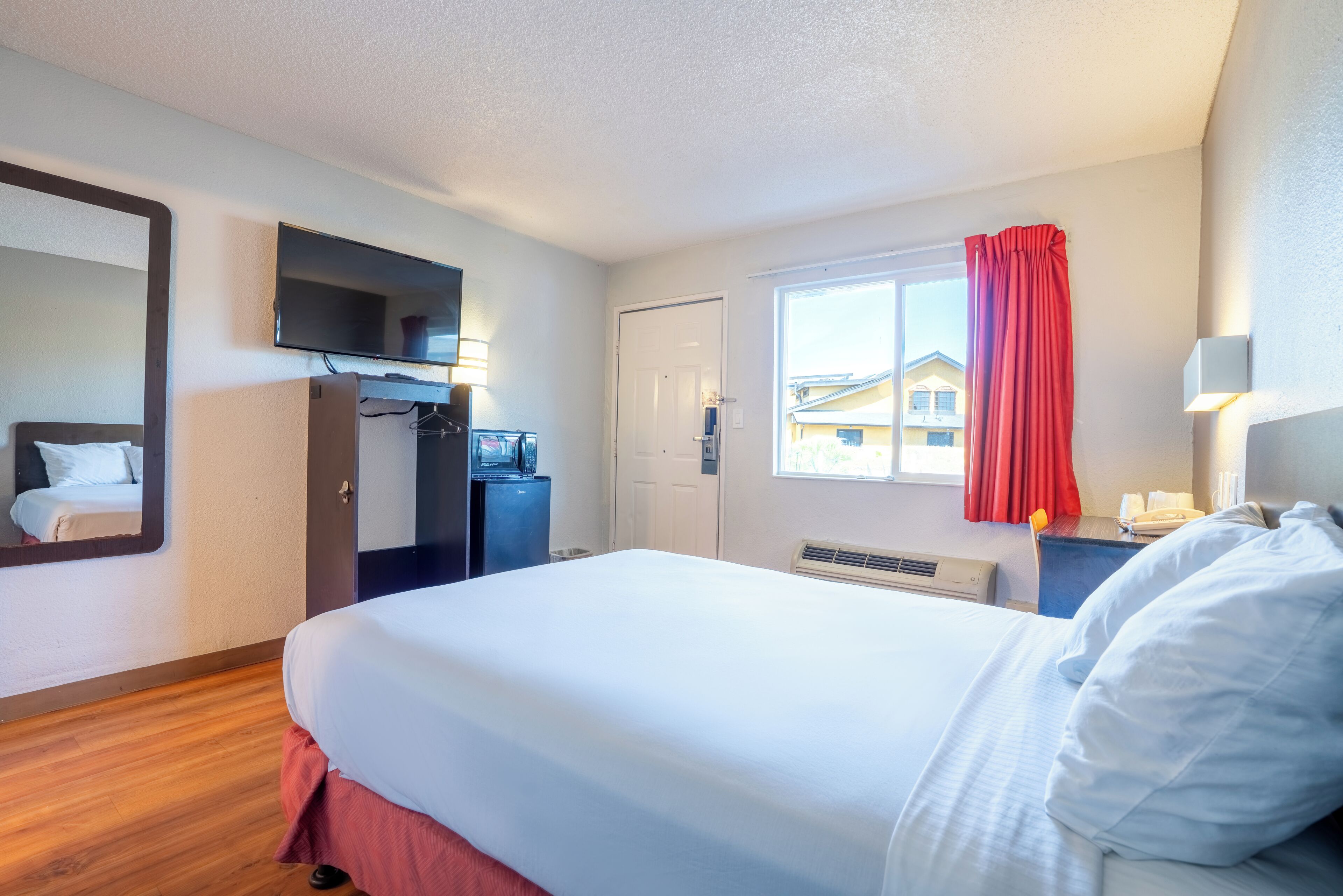 Standard Room, 1 Double Bed, Accessible, Non Smoking | Free WiFi, bed sheets