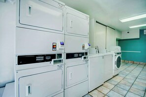 Laundry room - Studio 6 Tucson, AZ - Irvington Road (Tucson)