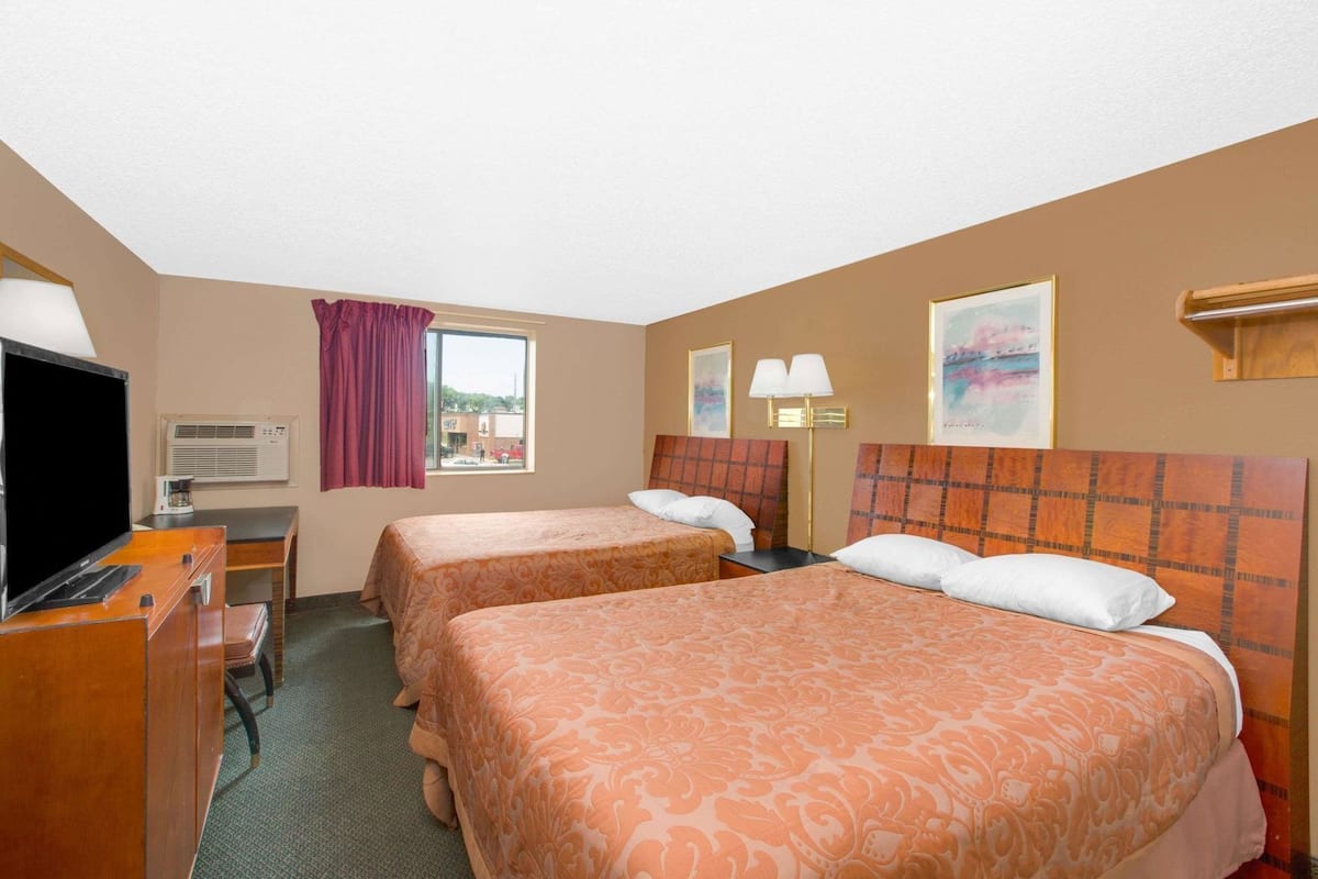 In-room safe, desk, iron/ironing board, free cribs/infant beds