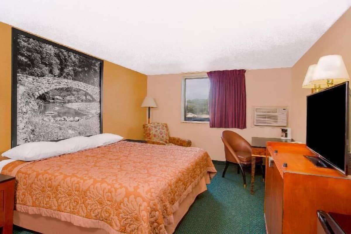 In-room safe, desk, iron/ironing board, free cribs/infant beds