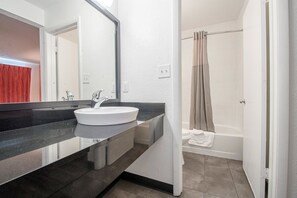 Combinazione doccia/vasca, asciugamani