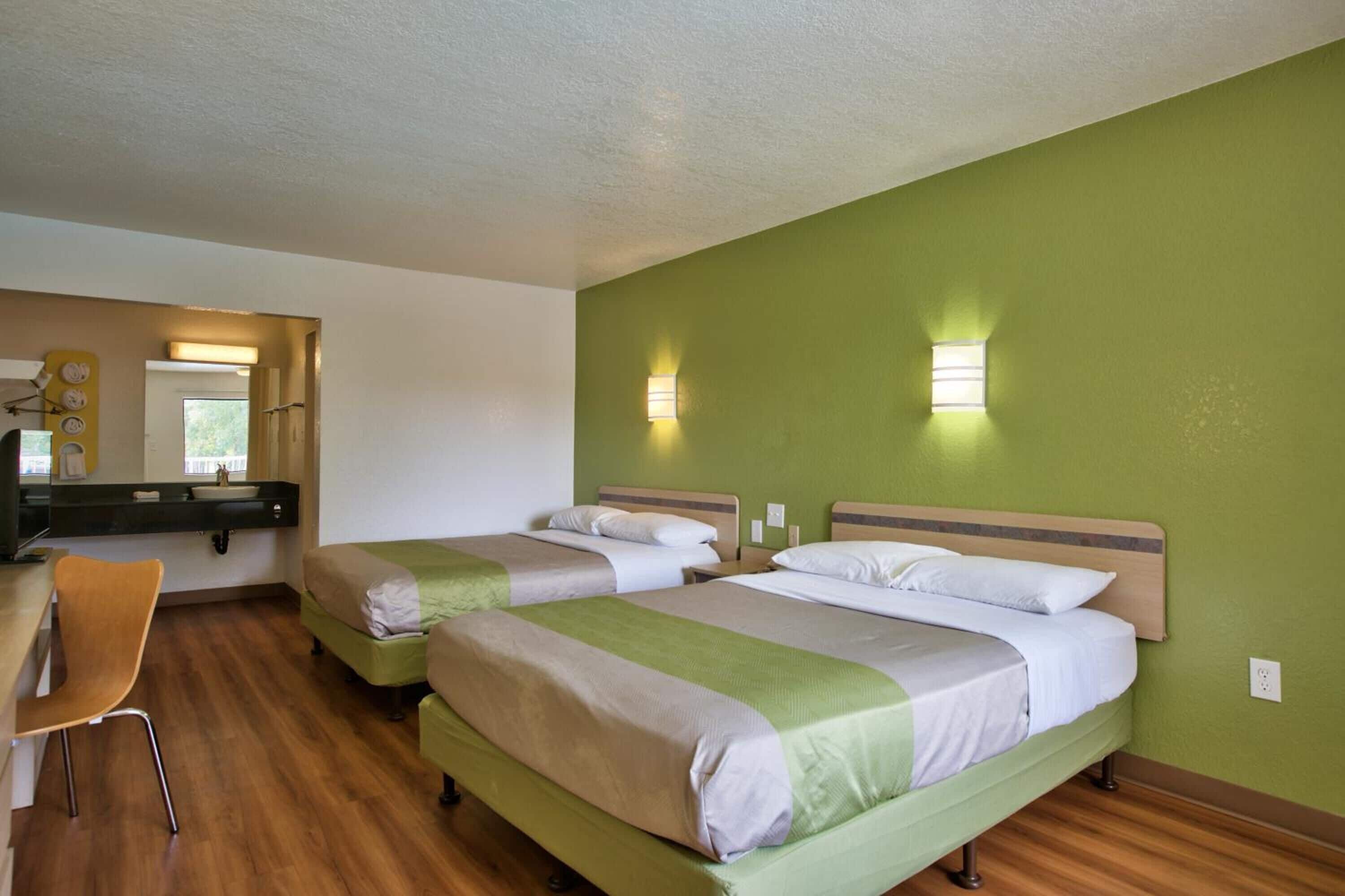 Wifi gratis y ropa de cama 