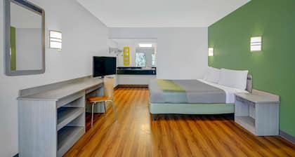 Motel 6 Tallahassee, FL - Downtown