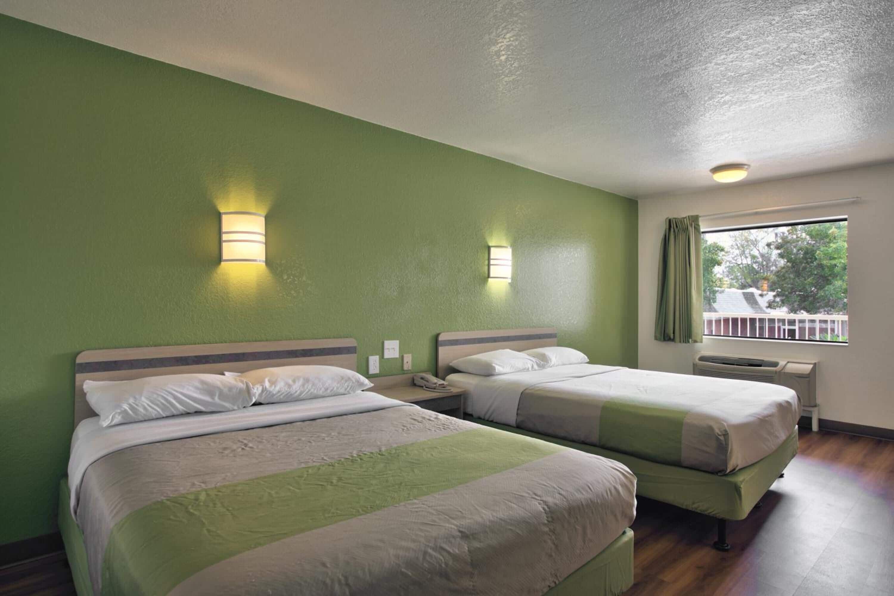 WiFi (free), bed sheets