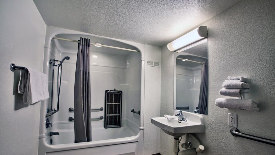 Motel 6 Tallahassee, FL - Downtown