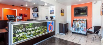 Motel 6 Sacramento, CA - Downtown