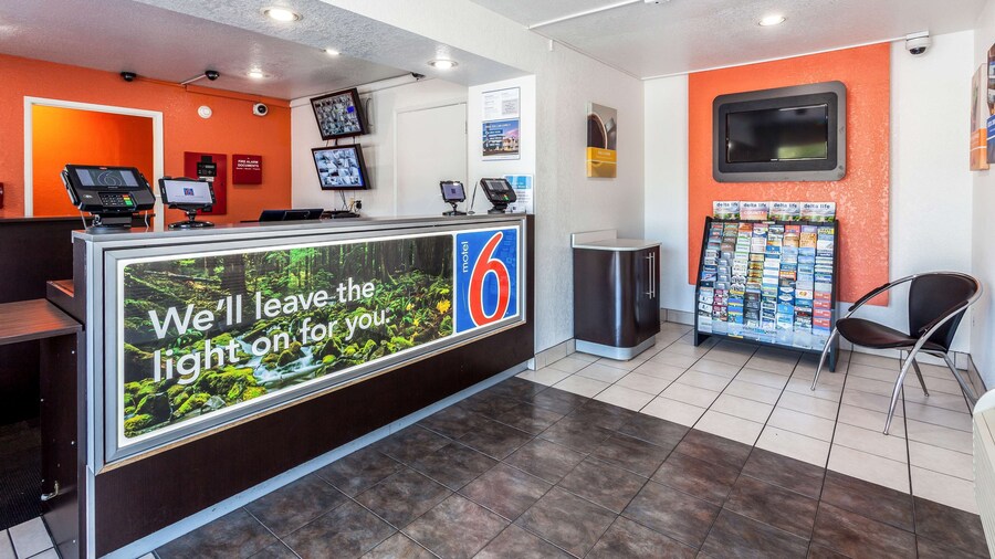 Motel 6 Sacramento, CA - Downtown