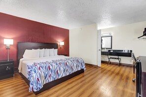 Superior Room, 1 King Bed, Non Smoking | Free WiFi, bed sheets, wheelchair access